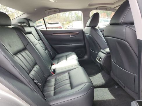 Used 2016 Lexus ES 350 w/ Luxury Package w/Wood Trim image 17