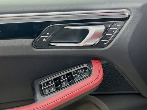 New 2026 Porsche Macan image 20