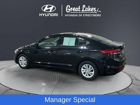 Used 2018 Hyundai Elantra SE FWD image 3