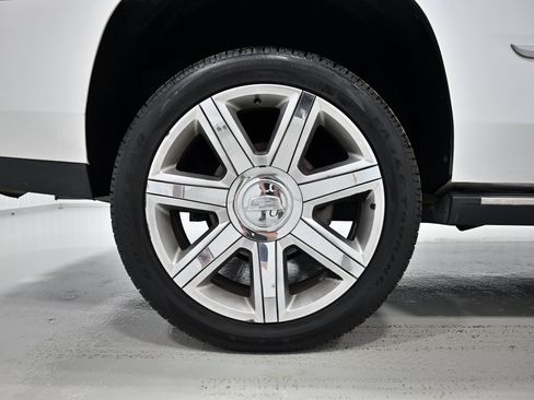 Used 2019 Cadillac Escalade Premium Luxury AWD/4WD image 38