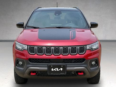 Used 2025 Jeep Compass Trailhawk AWD/4WD image 6
