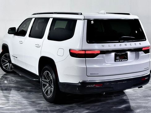 Used 2022 Jeep Wagoneer Series III AWD/4WD image 12