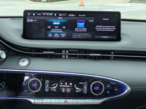 Certified 2022 Genesis GV70 2.5T w/ Advanced Package AWD/4WD image 17