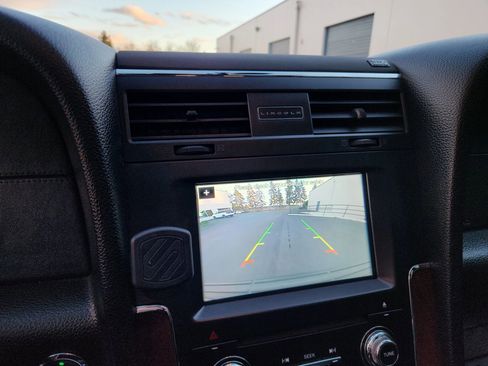 Used 2016 Lincoln Navigator L Select image 11