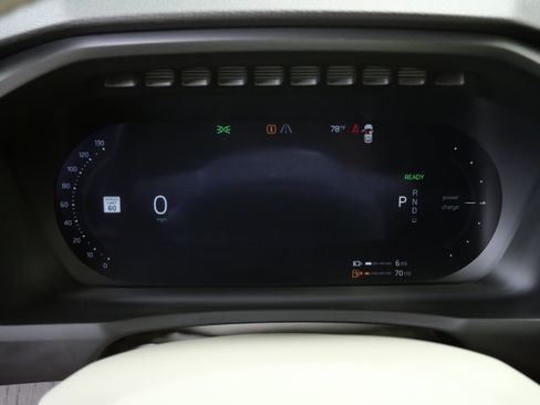 Used 2025 Volvo XC90 T8 Plus w/ Protection Package Premier AWD/4WD image 23