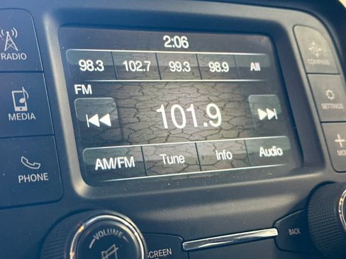 Used 2014 Jeep Cherokee Sport image 19