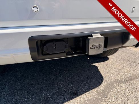 Used 2020 Jeep Grand Cherokee Altitude AWD/4WD image 6