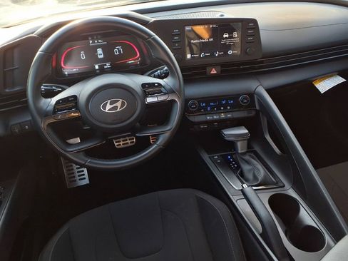 Used 2025 Hyundai Elantra Sport FWD image 14