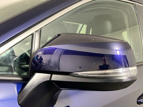 Used 2025 Toyota RAV4 XLE image 12