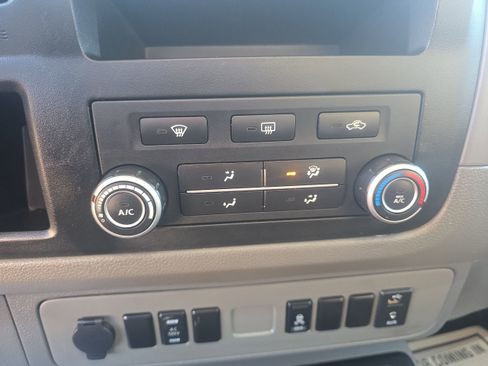 Used 2018 Nissan NV 2500 SL w/ Navigation Package image 19