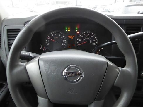 Used 2016 Nissan NV 3500 S image 11