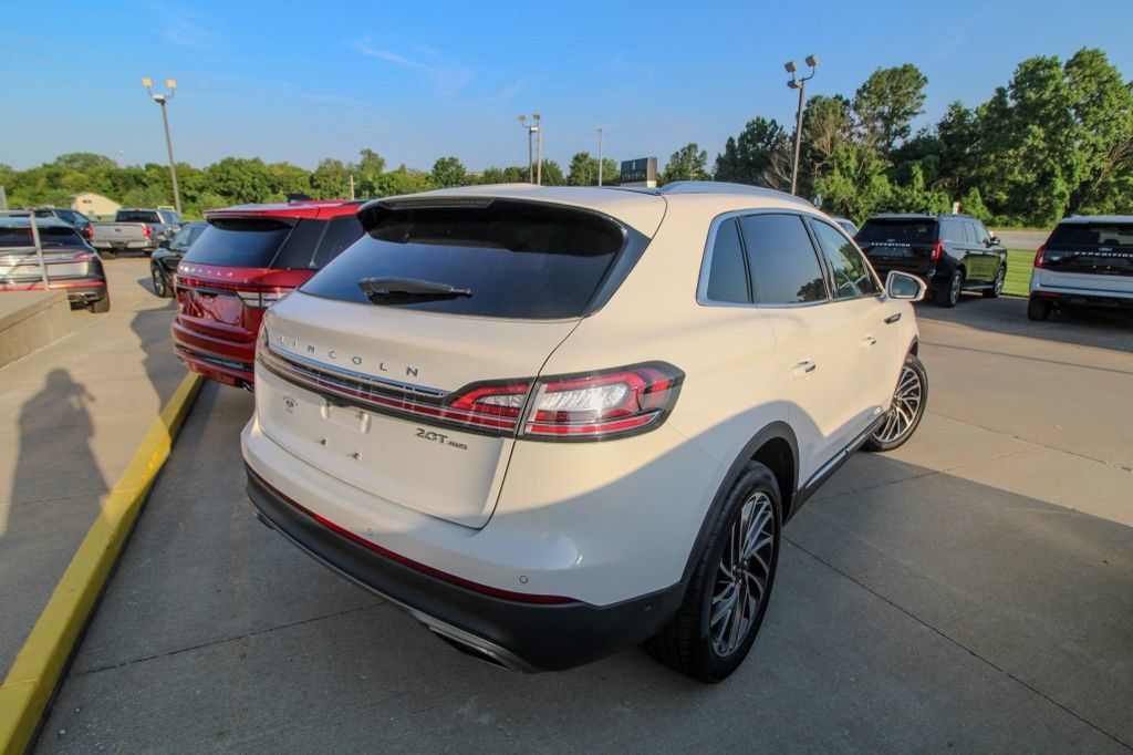 Used 2020 Lincoln Nautilus Reserve AWD/4WD image 3