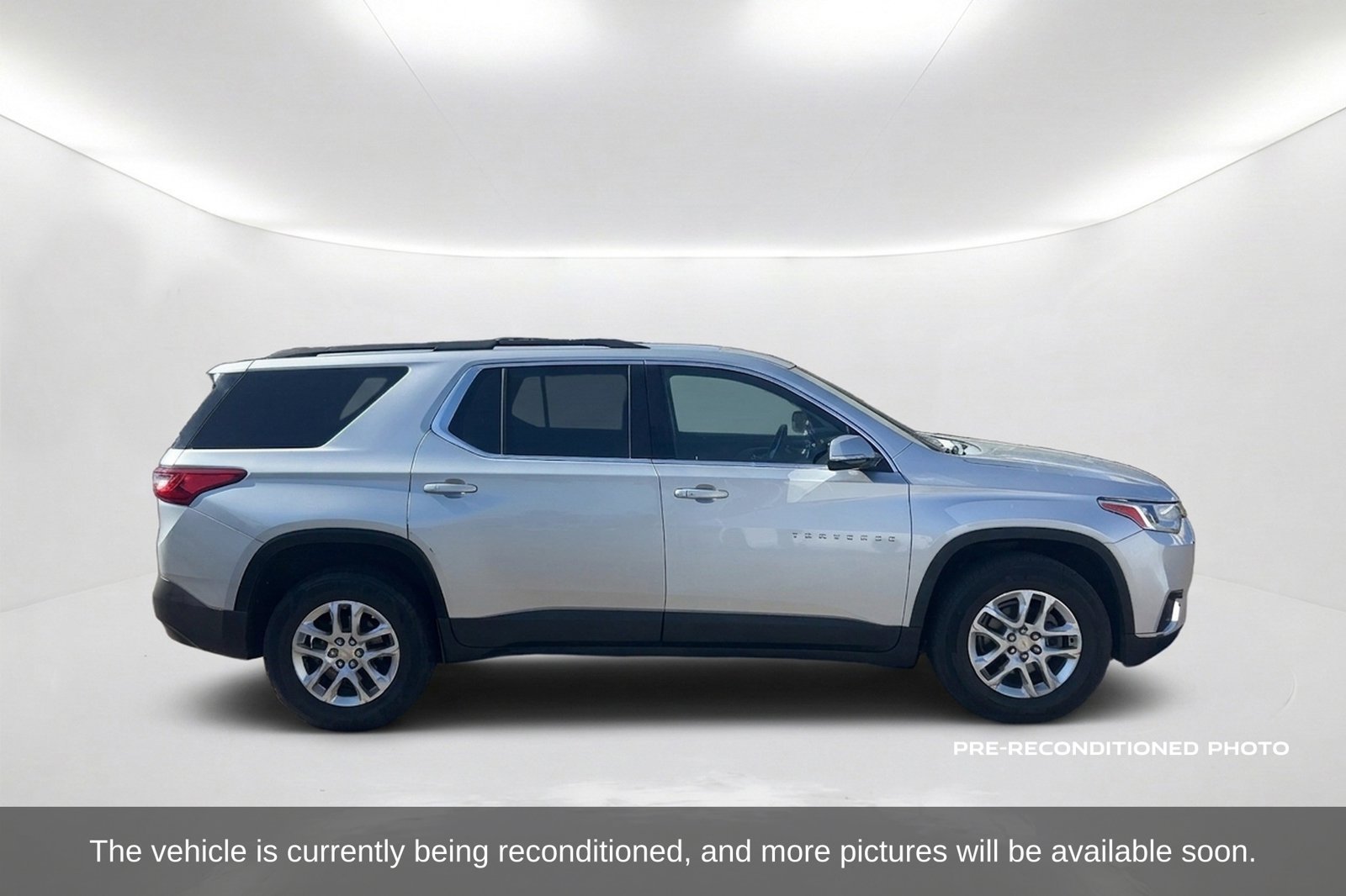 Used 2019 Chevrolet Traverse LT FWD image 4