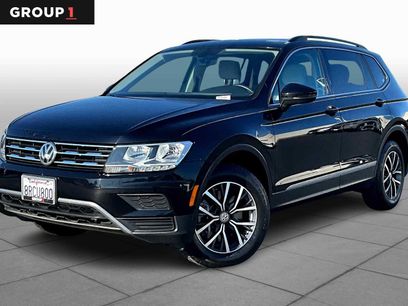 Used 2020 Volkswagen Tiguan SE w/ Panoramic Sunroof Package