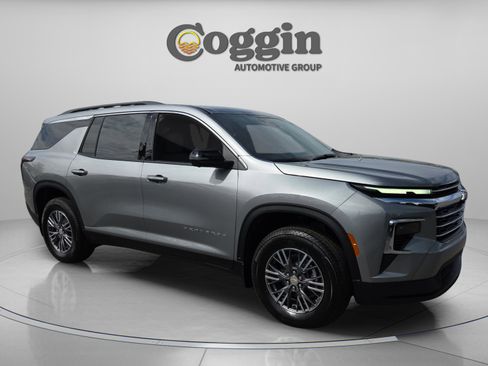 New 2026 Chevrolet Traverse LT w/ Driver Confidence Package FWD image 7