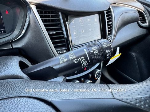 Used 2019 Chevrolet Trax LS image 29