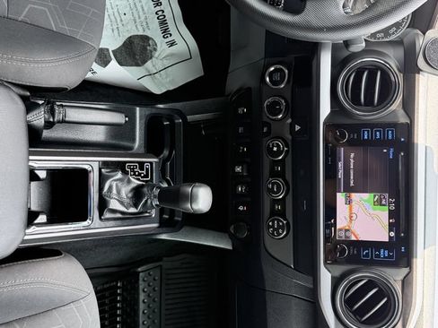 Used 2019 Toyota Tacoma TRD Off-Road w/ Technology Package AWD/4WD image 14