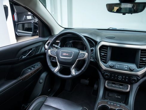 Used 2021 GMC Acadia Denali w/ Denali Ultimate Package AWD/4WD image 9
