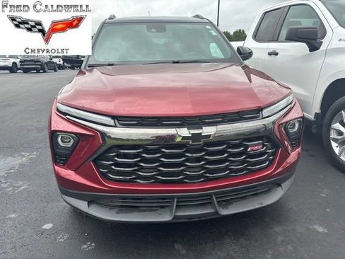 Used 2025 Chevrolet TrailBlazer RS w/ Convenience Package FWD image 2