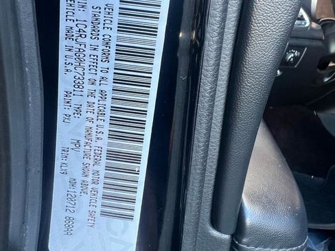 Used 2017 Jeep Grand Cherokee Altitude image 28