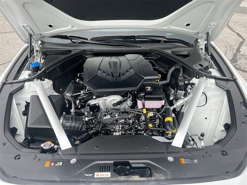 Used 2025 Genesis G70 2.5T image 29