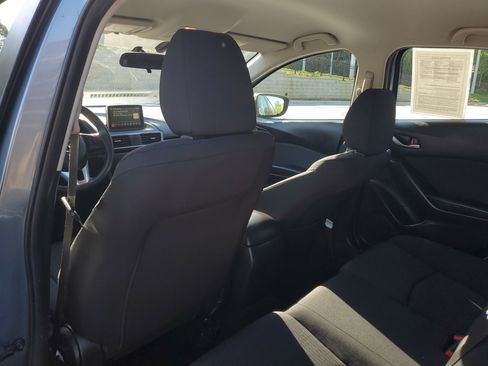 Used 2016 MAZDA MAZDA3 i Sport w/ Preferred Equipment Package image 10