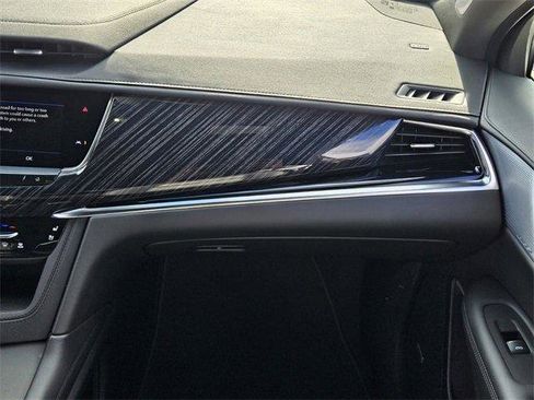 Certified 2025 Cadillac XT6 Premium Luxury image 20