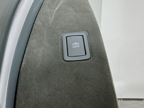 Used 2024 Lamborghini Revuelto AWD/4WD image 35