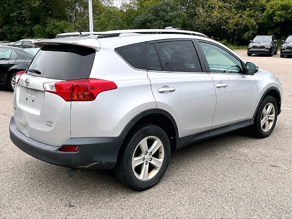 Used 2014 Toyota RAV4 XLE AWD/4WD image 6
