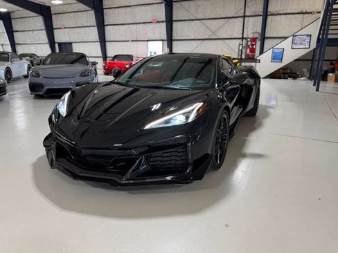 Used 2025 Chevrolet Corvette Z06 w/ Z07 Performance Package RWD image 98