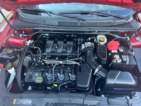 Used 2015 Ford Taurus SEL image 21