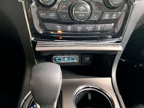 Used 2019 Jeep Grand Cherokee Limited image 33