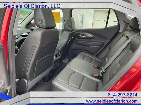 Used 2024 GMC Terrain SLT image 8