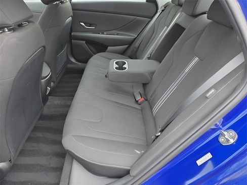 Certified 2024 Hyundai Elantra SEL w/ Convenience Package image 9