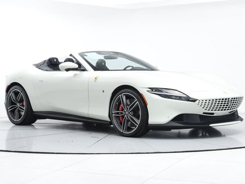 Certified 2025 Ferrari Roma Spider RWD image 12