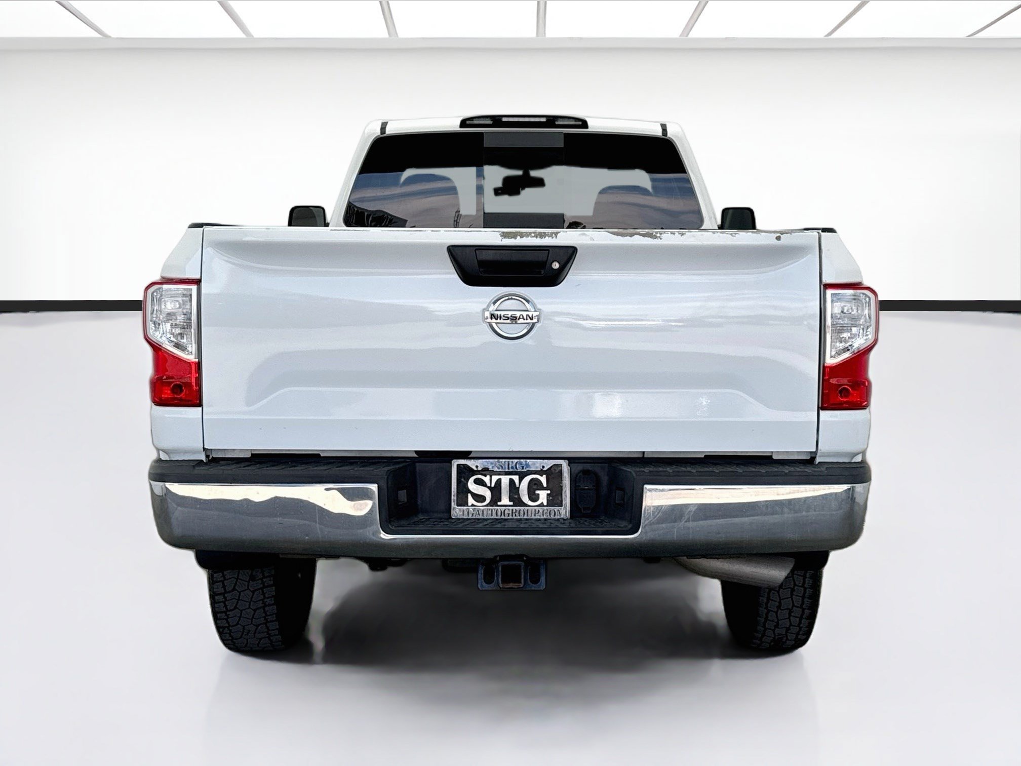 Used 2017 Nissan Titan SV RWD image 5