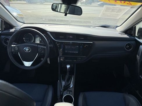 Used 2017 Toyota Corolla SE image 12