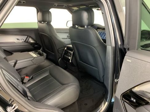 Used 2025 Land Rover Range Rover Sport SE AWD/4WD image 35