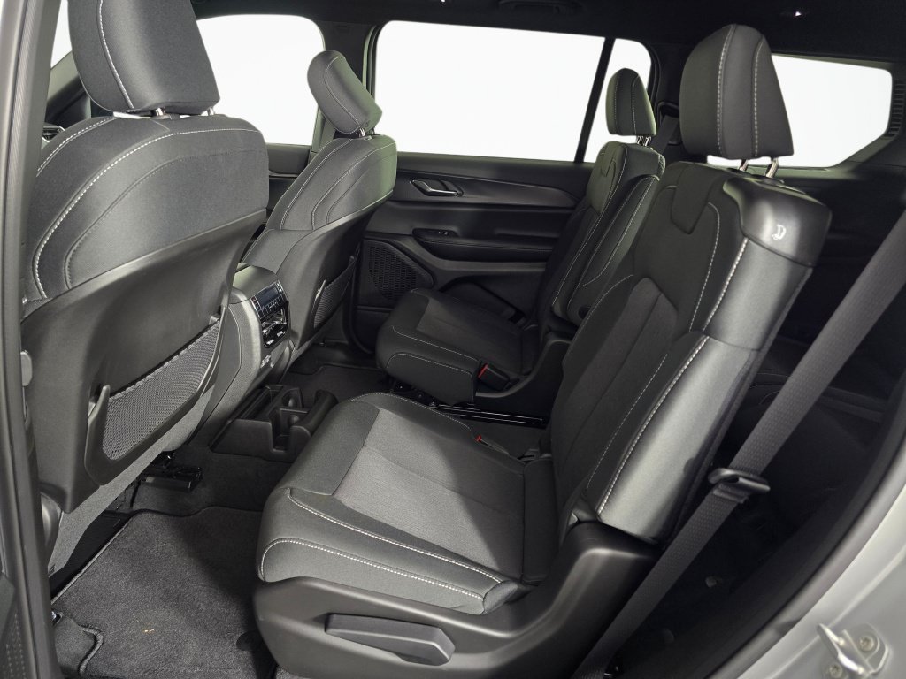 New 2026 Jeep Grand Cherokee L 4WD image 43