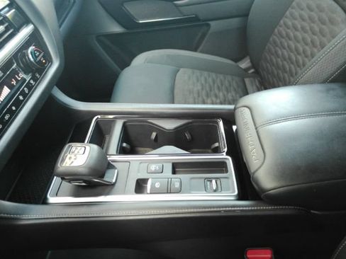 Used 2022 Nissan Pathfinder SV FWD image 39