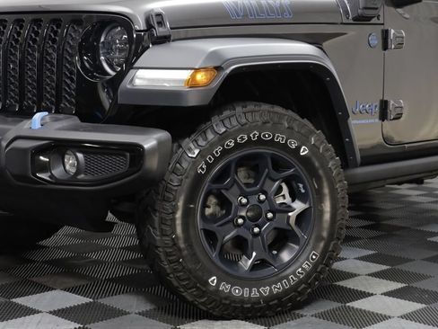 Used 2023 Jeep Wrangler Unlimited AWD/4WD image 3