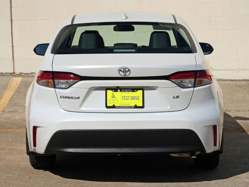Used 2025 Toyota Corolla LE FWD image 47