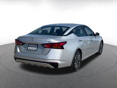 Used 2024 Nissan Altima 2.5 SV image 14