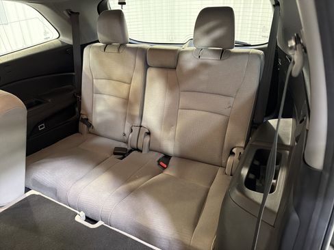 Used 2018 Honda Pilot LX image 12