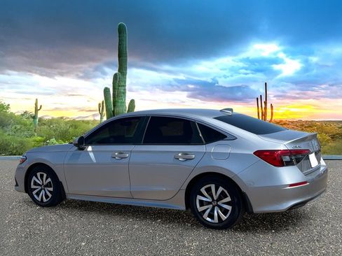 Used 2022 Honda Civic LX image 4