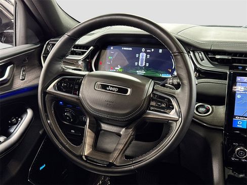 Used 2023 Jeep Grand Cherokee Overland w/ Advanced Protech Group III image 17