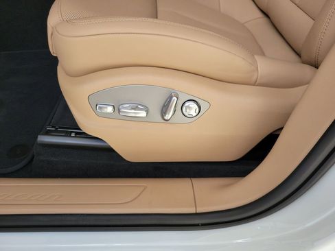 New 2026 Porsche Macan image 15