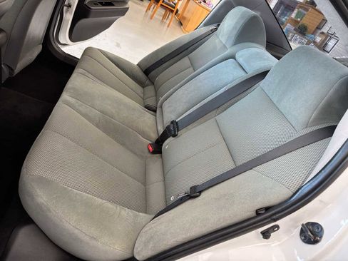 Used 2011 Mitsubishi Galant SE image 25