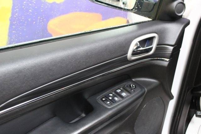 Used 2021 Jeep Grand Cherokee Limited w/ Luxury Group II AWD/4WD image 13