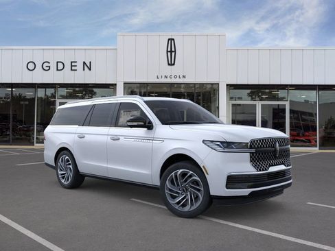 New 2026 Lincoln Navigator L Reserve AWD/4WD image 7